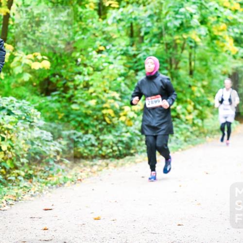 12.10.2025 - Bramfelder Halbmarathon 2025 Dr. Thomas Lammeyer http://msf.ph/oto/9343128 12.10.2025 09:57:21 Laufen 2615, 2899 meine-sportfotos.de