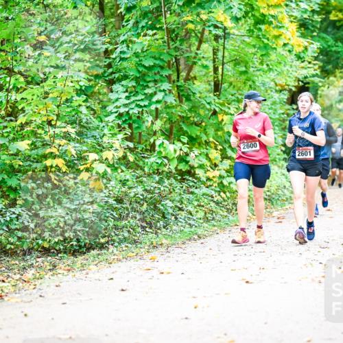 12.10.2025 - Bramfelder Halbmarathon 2025 Dr. Thomas Lammeyer http://msf.ph/oto/9343189 12.10.2025 09:57:35 Laufen 2600, 2601, 2815 meine-sportfotos.de