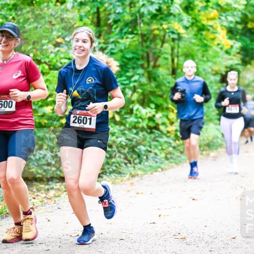 12.10.2025 - Bramfelder Halbmarathon 2025 Dr. Thomas Lammeyer http://msf.ph/oto/9343207 12.10.2025 09:57:39 Laufen 2600, 2601, 2816 meine-sportfotos.de