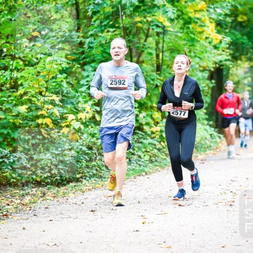 12.10.2025 - Bramfelder Halbmarathon 2025 Dr. Thomas Lammeyer http://msf.ph/oto/9343238 12.10.2025 09:57:51 Laufen 2592, 2577 meine-sportfotos.de