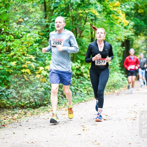 12.10.2025 - Bramfelder Halbmarathon 2025 Dr. Thomas Lammeyer http://msf.ph/oto/9343240 12.10.2025 09:57:51 Laufen 2592, 2577 meine-sportfotos.de