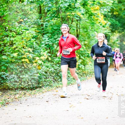 12.10.2025 - Bramfelder Halbmarathon 2025 Dr. Thomas Lammeyer http://msf.ph/oto/9343261 12.10.2025 09:57:56 Laufen 2799, 2800 meine-sportfotos.de