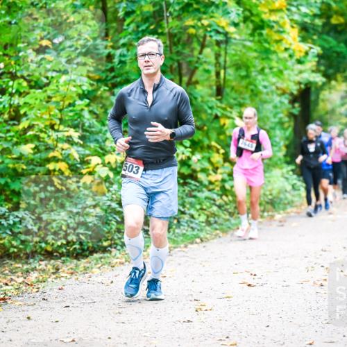 12.10.2025 - Bramfelder Halbmarathon 2025 Dr. Thomas Lammeyer http://msf.ph/oto/9343284 12.10.2025 09:57:59 Laufen 503, 2645 meine-sportfotos.de