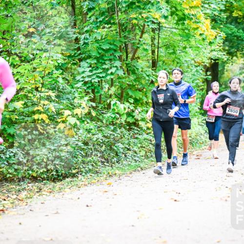 12.10.2025 - Bramfelder Halbmarathon 2025 Dr. Thomas Lammeyer http://msf.ph/oto/9343303 12.10.2025 09:58:03 Laufen 2645, 94, 2648, 2650, 2555 meine-sportfotos.de