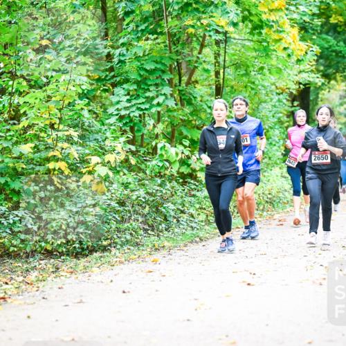 12.10.2025 - Bramfelder Halbmarathon 2025 Dr. Thomas Lammeyer http://msf.ph/oto/9343305 12.10.2025 09:58:03 Laufen 94, 01, 2643, 2650, 2555 meine-sportfotos.de