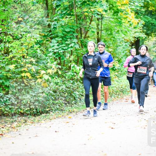 12.10.2025 - Bramfelder Halbmarathon 2025 Dr. Thomas Lammeyer http://msf.ph/oto/9343308 12.10.2025 09:58:04 Laufen 84, 2648, 2650, 2555 meine-sportfotos.de