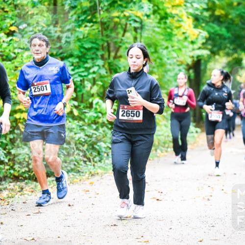 12.10.2025 - Bramfelder Halbmarathon 2025 Dr. Thomas Lammeyer http://msf.ph/oto/9343318 12.10.2025 09:58:06 Laufen 94, 2501, 2650, 2555 meine-sportfotos.de