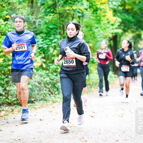 12.10.2025 - Bramfelder Halbmarathon 2025 Dr. Thomas Lammeyer http://msf.ph/oto/9343319 12.10.2025 09:58:06 Laufen 94, 2501, 2650, 2555 meine-sportfotos.de