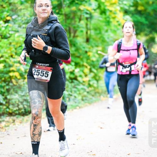 12.10.2025 - Bramfelder Halbmarathon 2025 Dr. Thomas Lammeyer http://msf.ph/oto/9343339 12.10.2025 09:58:09 Laufen 2555 meine-sportfotos.de