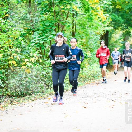 12.10.2025 - Bramfelder Halbmarathon 2025 Dr. Thomas Lammeyer http://msf.ph/oto/9343367 12.10.2025 09:58:14 Laufen 2866, 48, 2569, 2743 meine-sportfotos.de