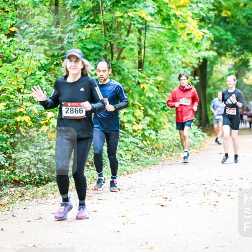 12.10.2025 - Bramfelder Halbmarathon 2025 Dr. Thomas Lammeyer http://msf.ph/oto/9343373 12.10.2025 09:58:15 Laufen 2866, 2569, 2743 meine-sportfotos.de
