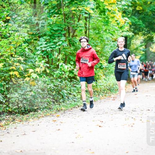 12.10.2025 - Bramfelder Halbmarathon 2025 Dr. Thomas Lammeyer http://msf.ph/oto/9343384 12.10.2025 09:58:17 Laufen 2748, 2569, 2743 meine-sportfotos.de