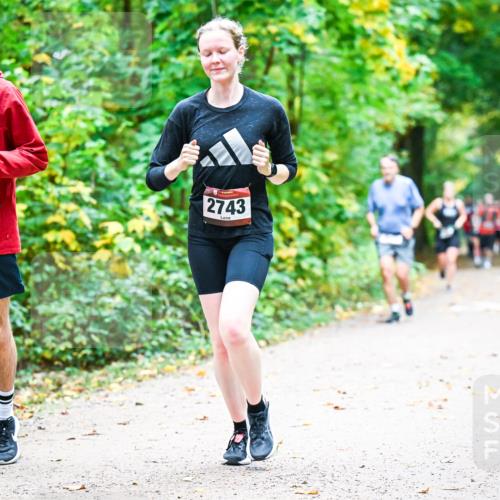12.10.2025 - Bramfelder Halbmarathon 2025 Dr. Thomas Lammeyer http://msf.ph/oto/9343399 12.10.2025 09:58:20 Laufen 256, 2743 meine-sportfotos.de