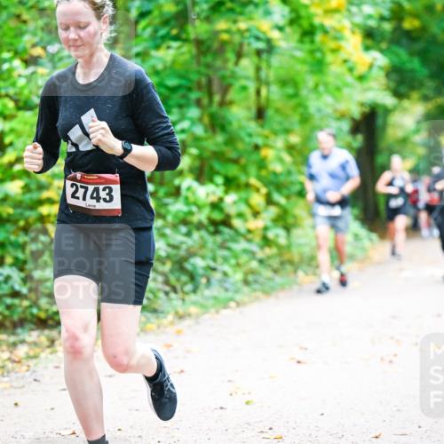 12.10.2025 - Bramfelder Halbmarathon 2025 Dr. Thomas Lammeyer http://msf.ph/oto/9343402 12.10.2025 09:58:20 Laufen 2743 meine-sportfotos.de