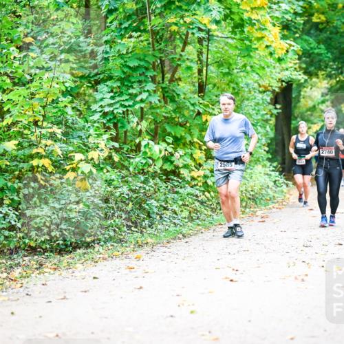 12.10.2025 - Bramfelder Halbmarathon 2025 Dr. Thomas Lammeyer http://msf.ph/oto/9343407 12.10.2025 09:58:21 Laufen 2585, 944, 2740 meine-sportfotos.de
