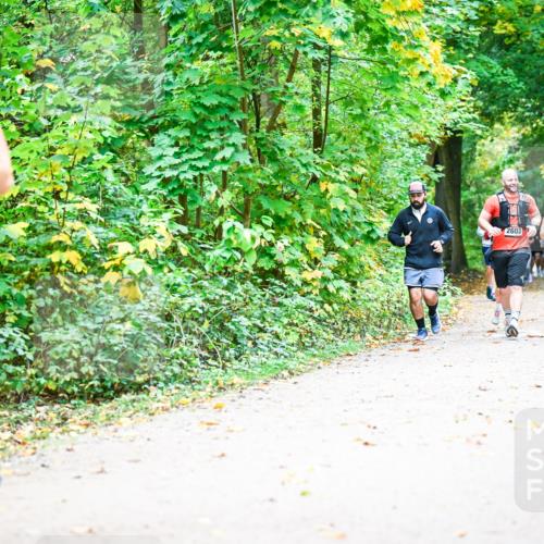 12.10.2025 - Bramfelder Halbmarathon 2025 Dr. Thomas Lammeyer http://msf.ph/oto/9343456 12.10.2025 09:58:29 Laufen 944, 2603, 2893 meine-sportfotos.de