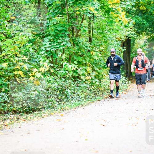 12.10.2025 - Bramfelder Halbmarathon 2025 Dr. Thomas Lammeyer http://msf.ph/oto/9343460 12.10.2025 09:58:30 Laufen 2603, 2893 meine-sportfotos.de