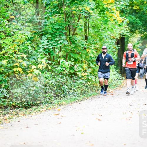12.10.2025 - Bramfelder Halbmarathon 2025 Dr. Thomas Lammeyer http://msf.ph/oto/9343464 12.10.2025 09:58:30 Laufen 2603, 2893 meine-sportfotos.de