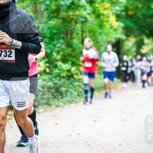 12.10.2025 - Bramfelder Halbmarathon 2025 Dr. Thomas Lammeyer http://msf.ph/oto/9343501 12.10.2025 09:58:37 Laufen 2732 meine-sportfotos.de