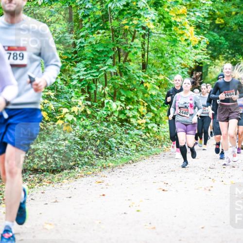 12.10.2025 - Bramfelder Halbmarathon 2025 Dr. Thomas Lammeyer http://msf.ph/oto/9343526 12.10.2025 09:58:43 Laufen 2475, 789, 2440, 663, 2694, 2816 meine-sportfotos.de