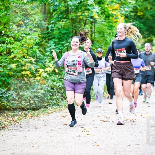 12.10.2025 - Bramfelder Halbmarathon 2025 Dr. Thomas Lammeyer http://msf.ph/oto/9343541 12.10.2025 09:58:45 Laufen 2440, 702, 78, 973, 679 meine-sportfotos.de