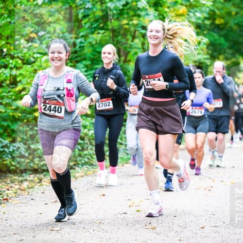 12.10.2025 - Bramfelder Halbmarathon 2025 Dr. Thomas Lammeyer http://msf.ph/oto/9343547 12.10.2025 09:58:45 Laufen 2440, 2702, 26, 2679 meine-sportfotos.de