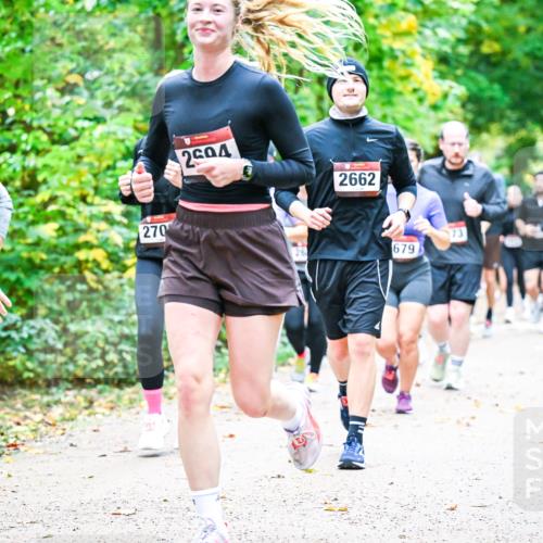 12.10.2025 - Bramfelder Halbmarathon 2025 Dr. Thomas Lammeyer http://msf.ph/oto/9343551 12.10.2025 09:58:46 Laufen 270, 10, 2504, 2662, 679 meine-sportfotos.de