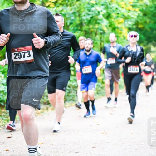 12.10.2025 - Bramfelder Halbmarathon 2025 Dr. Thomas Lammeyer http://msf.ph/oto/9343567 12.10.2025 09:58:50 Laufen 73, 3, 34, 2973, 2837, 2816 meine-sportfotos.de