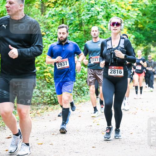 12.10.2025 - Bramfelder Halbmarathon 2025 Dr. Thomas Lammeyer http://msf.ph/oto/9343572 12.10.2025 09:58:51 Laufen 2937, 2727, 2816, 817 meine-sportfotos.de