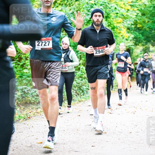 12.10.2025 - Bramfelder Halbmarathon 2025 Dr. Thomas Lammeyer http://msf.ph/oto/9343582 12.10.2025 09:58:52 Laufen 816, 2727, 2805, 294, 2617 meine-sportfotos.de