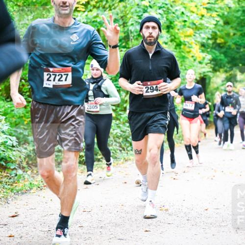 12.10.2025 - Bramfelder Halbmarathon 2025 Dr. Thomas Lammeyer http://msf.ph/oto/9343583 12.10.2025 09:58:52 Laufen 2727, 864, 2805, 294, 2617 meine-sportfotos.de