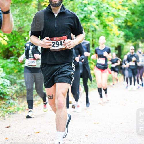 12.10.2025 - Bramfelder Halbmarathon 2025 Dr. Thomas Lammeyer http://msf.ph/oto/9343586 12.10.2025 09:58:53 Laufen 2805, 34, 294 meine-sportfotos.de