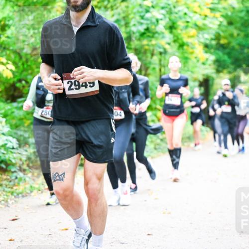 12.10.2025 - Bramfelder Halbmarathon 2025 Dr. Thomas Lammeyer http://msf.ph/oto/9343587 12.10.2025 09:58:53 Laufen 280, 2945, 04 meine-sportfotos.de