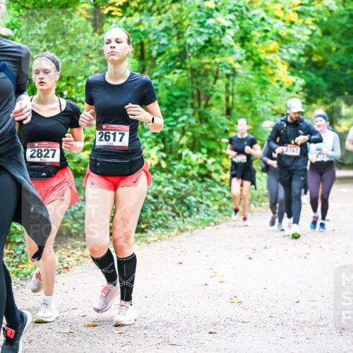 12.10.2025 - Bramfelder Halbmarathon 2025 Dr. Thomas Lammeyer http://msf.ph/oto/9343597 12.10.2025 09:58:55 Laufen 2613, 2827, 2617, 2767 meine-sportfotos.de