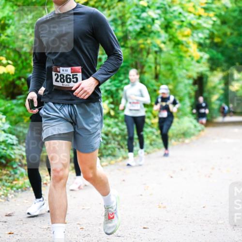 12.10.2025 - Bramfelder Halbmarathon 2025 Dr. Thomas Lammeyer http://msf.ph/oto/9343626 12.10.2025 09:59:01 Laufen 32, 2865 meine-sportfotos.de