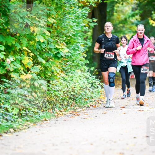 12.10.2025 - Bramfelder Halbmarathon 2025 Dr. Thomas Lammeyer http://msf.ph/oto/9343671 12.10.2025 09:59:24 Laufen 2820, 2819, 2943 meine-sportfotos.de