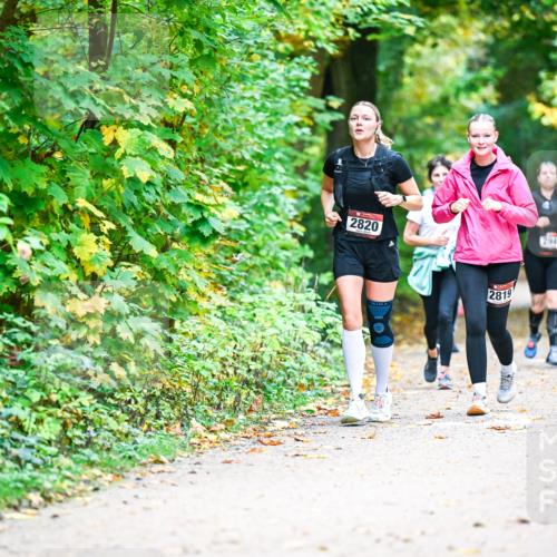12.10.2025 - Bramfelder Halbmarathon 2025 Dr. Thomas Lammeyer http://msf.ph/oto/9343674 12.10.2025 09:59:25 Laufen 2820, 2819, 2941 meine-sportfotos.de