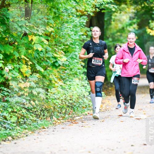 12.10.2025 - Bramfelder Halbmarathon 2025 Dr. Thomas Lammeyer http://msf.ph/oto/9343676 12.10.2025 09:59:25 Laufen 2820, 2819, 2941 meine-sportfotos.de