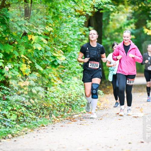 12.10.2025 - Bramfelder Halbmarathon 2025 Dr. Thomas Lammeyer http://msf.ph/oto/9343677 12.10.2025 09:59:25 Laufen 2820, 2819, 2941 meine-sportfotos.de
