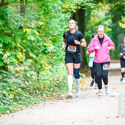 12.10.2025 - Bramfelder Halbmarathon 2025 Dr. Thomas Lammeyer http://msf.ph/oto/9343679 12.10.2025 09:59:26 Laufen 2820, 2819, 2941 meine-sportfotos.de