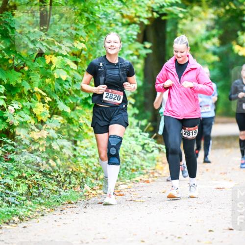 12.10.2025 - Bramfelder Halbmarathon 2025 Dr. Thomas Lammeyer http://msf.ph/oto/9343683 12.10.2025 09:59:27 Laufen 2820, 2819, 2041 meine-sportfotos.de