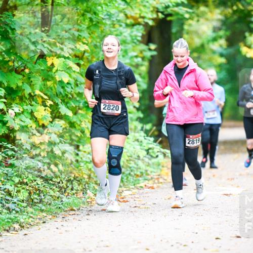 12.10.2025 - Bramfelder Halbmarathon 2025 Dr. Thomas Lammeyer http://msf.ph/oto/9343684 12.10.2025 09:59:27 Laufen 2820, 2819, 2041 meine-sportfotos.de