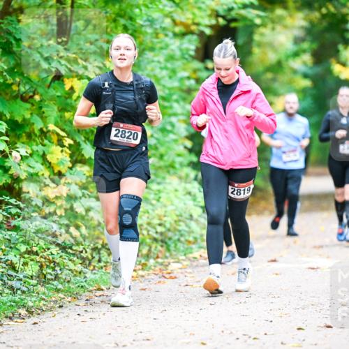 12.10.2025 - Bramfelder Halbmarathon 2025 Dr. Thomas Lammeyer http://msf.ph/oto/9343687 12.10.2025 09:59:27 Laufen 2820, 2819, 2041 meine-sportfotos.de