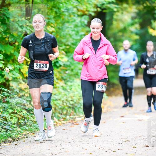 12.10.2025 - Bramfelder Halbmarathon 2025 Dr. Thomas Lammeyer http://msf.ph/oto/9343691 12.10.2025 09:59:28 Laufen 2820, 2819 meine-sportfotos.de