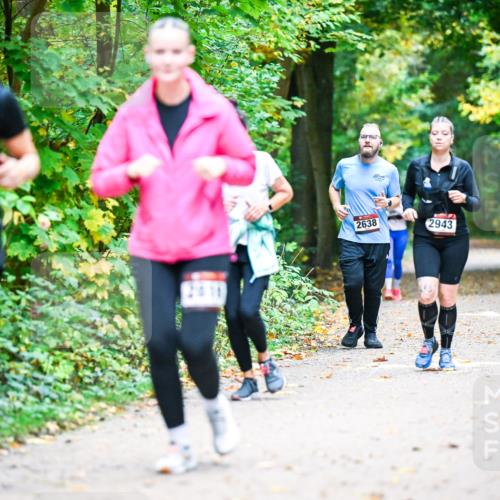 12.10.2025 - Bramfelder Halbmarathon 2025 Dr. Thomas Lammeyer http://msf.ph/oto/9343699 12.10.2025 09:59:30 Laufen 2820, 200, 2638, 2943 meine-sportfotos.de