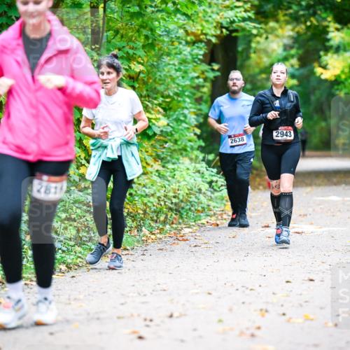 12.10.2025 - Bramfelder Halbmarathon 2025 Dr. Thomas Lammeyer http://msf.ph/oto/9343704 12.10.2025 09:59:31 Laufen 2811, 2638, 2943 meine-sportfotos.de