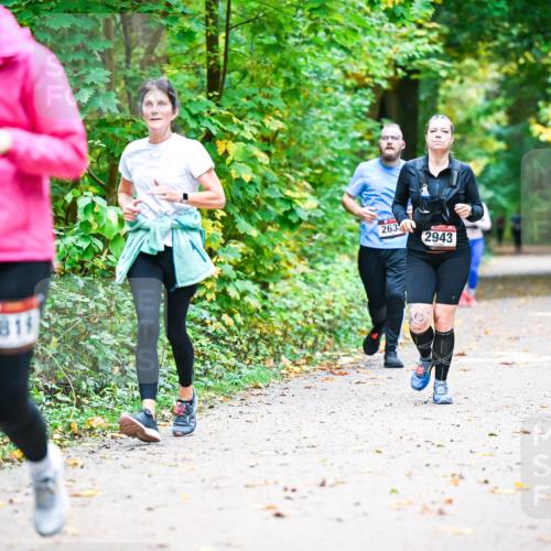 12.10.2025 - Bramfelder Halbmarathon 2025 Dr. Thomas Lammeyer http://msf.ph/oto/9343707 12.10.2025 09:59:32 Laufen 2819, 263, 2943 meine-sportfotos.de