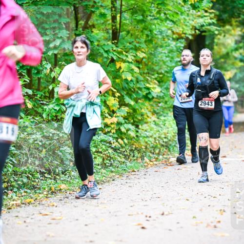 12.10.2025 - Bramfelder Halbmarathon 2025 Dr. Thomas Lammeyer http://msf.ph/oto/9343709 12.10.2025 09:59:32 Laufen 2819, 2830, 2943 meine-sportfotos.de