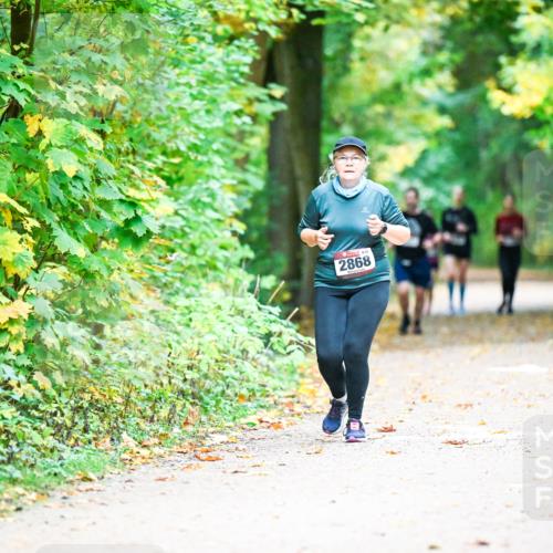 12.10.2025 - Bramfelder Halbmarathon 2025 Dr. Thomas Lammeyer http://msf.ph/oto/9343755 12.10.2025 10:00:11 Laufen 2868 meine-sportfotos.de