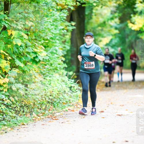 12.10.2025 - Bramfelder Halbmarathon 2025 Dr. Thomas Lammeyer http://msf.ph/oto/9343756 12.10.2025 10:00:11 Laufen 2868 meine-sportfotos.de